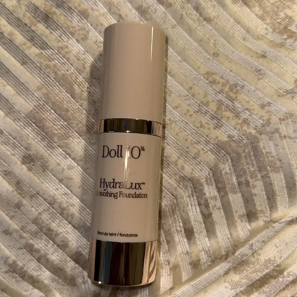 DOLL 10 HydraLux Smoothing Foundation - deep